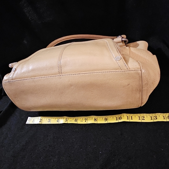 Tignanello Elegant Tan Pebble Leather Hobo/Shoulder Bag - Picture 11 of 16